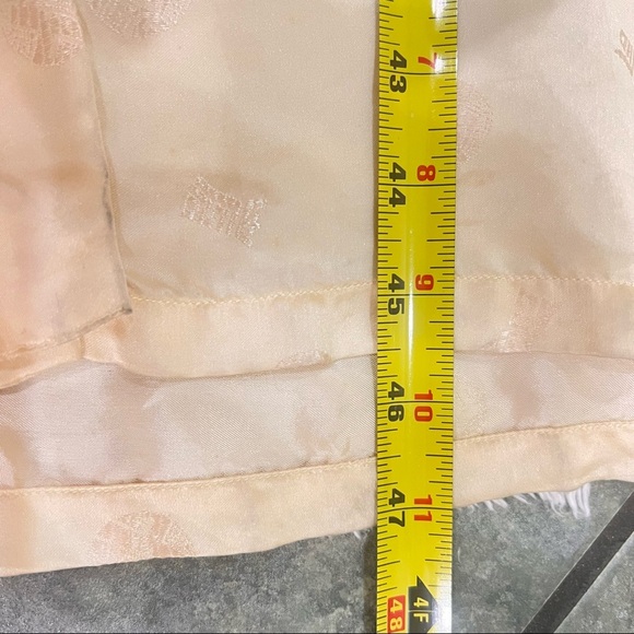 Longevity Hangzhou China. Women Light gold robe. 100% Silk. Size : M - Picture 11 of 12